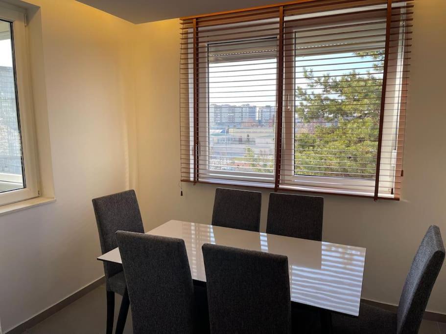 פרישטינה Idealapartments Llc 4 מראה חיצוני תמונה